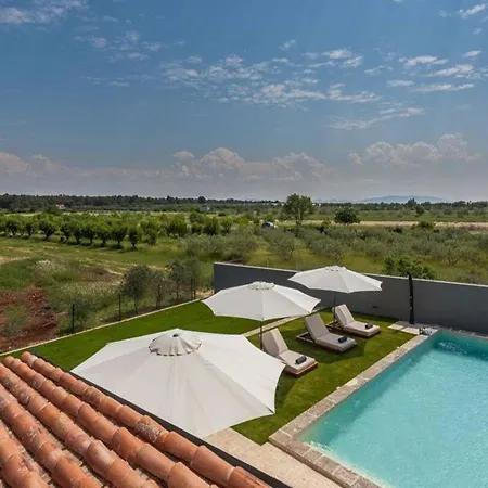 Villa Magnificant 5 Stone Royal
